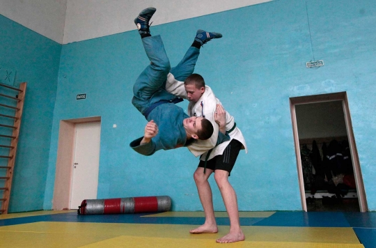 Pemuda Serbia dilatih untuk bantu tugas militer