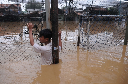 Parahnya banjir kiriman Bogor rendam kawasan Kalibata