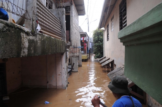 Parahnya banjir kiriman Bogor rendam kawasan Kalibata