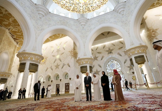 Wapres AS terpukau lihat kemegahan Masjid Sheikh Zayed di Abu Dhabi