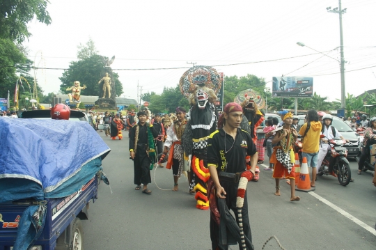 Kemeriahan upacara Tawur Kesanga sambut Nyepi di Kediri