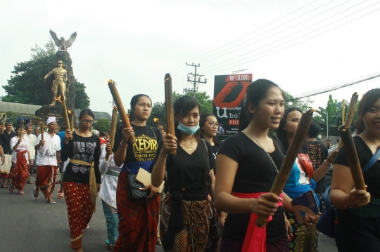 Kemeriahan upacara Tawur Kesanga sambut Nyepi di Kediri