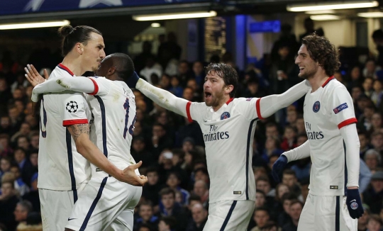 Aksi Ibra cs permalukan Chelsea di Stamford Bridge