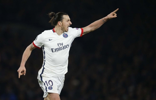 Aksi Ibra cs permalukan Chelsea di Stamford Bridge