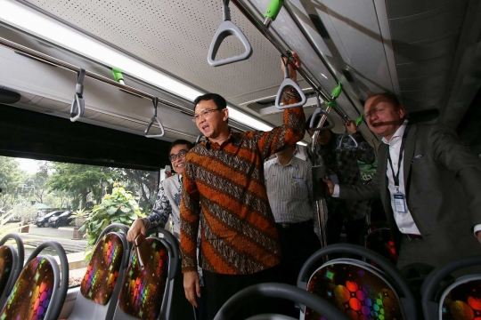 Ini bus mewah pengganti metromini