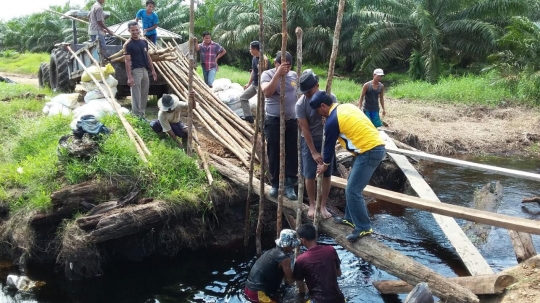 Cegah kebakaran hutan, Polisi-TNI gotong-royong bikin sekat kanal