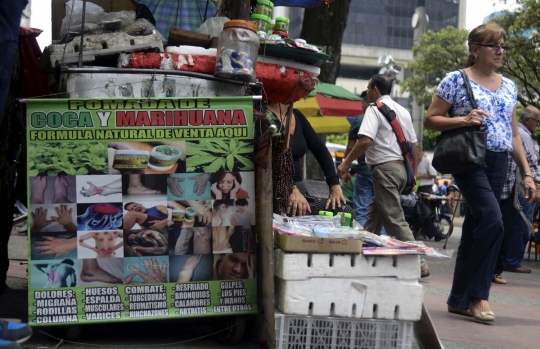 Legal, warga Kolombia jualan produk ganja medis di pinggir jalan