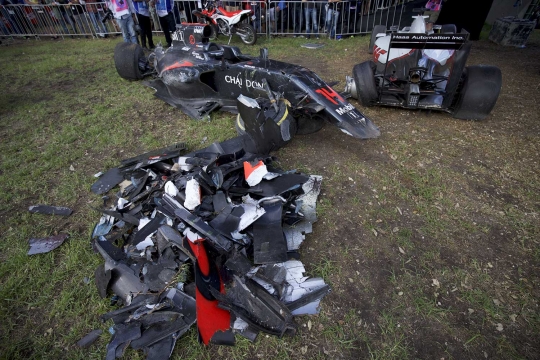 Begini mobil Alonso yang nyaris tak berbentuk usai kecelakaan fatal