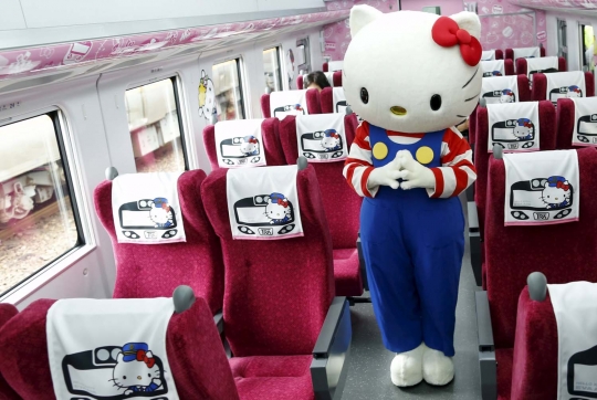 Uniknya kereta Hello Kitty di Taiwan