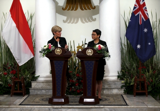 Keakraban Menlu Australia dan Menlu Retno Marsudi