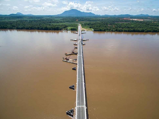 Kemegahan jembatan terpanjang di Kalimantan yang siap diresmikan