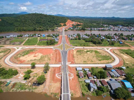 Kemegahan jembatan terpanjang di Kalimantan yang siap diresmikan