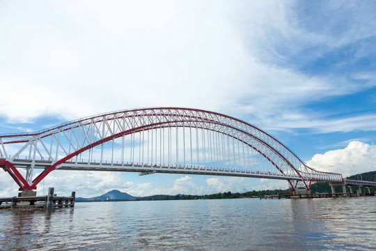 Kemegahan jembatan terpanjang di Kalimantan yang siap diresmikan