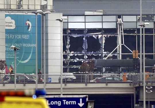 Begini hancurnya bandara dan stasiun di Belgia usai dibom