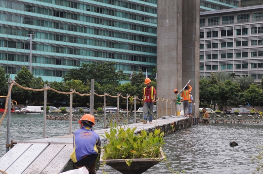 Jelang bor MRT melintas, Monumen Selamat Datang dipasang penyangga