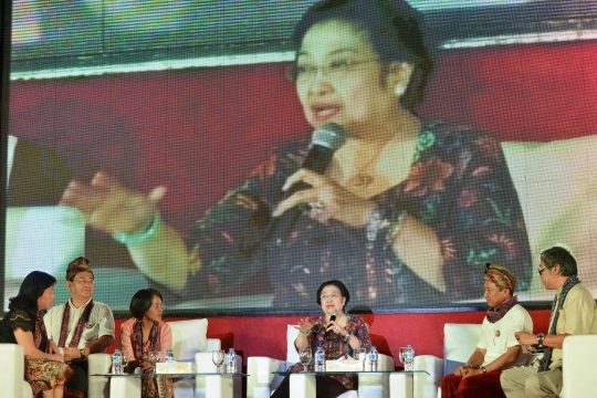 Buku kisah perjuangan Megawati ini dilelang dua miliar