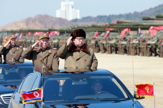 Militer Korut pamer kekuatan tempur di hadapan Kim Jong-un