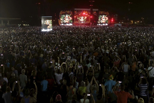 Aksi memukau The Rolling Stones gelar konser perdana di Kuba