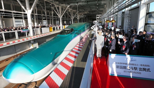 Jepang resmikan jalur kereta peluru Shinkansen pertama di Hokkaido