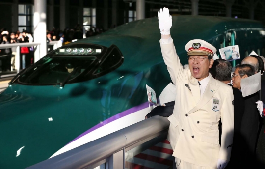 Jepang resmikan jalur kereta peluru Shinkansen pertama di Hokkaido