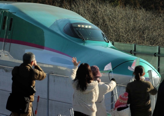 Jepang resmikan jalur kereta peluru Shinkansen pertama di Hokkaido