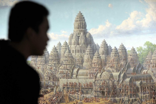 Berkeliling museum Angkor Wat buatan Korea Utara di Kamboja