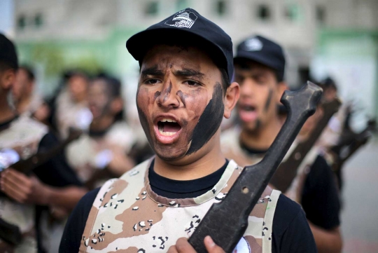 Aksi para calon prajurit tangguh militer Palestina