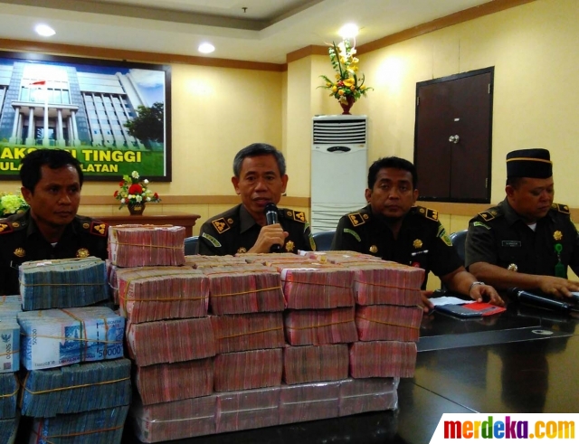 Foto : Ini tumpukan uang Rp 4 miliar hasil korupsi alkes 