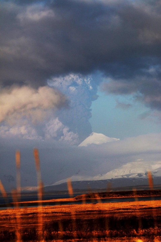 Menyaksikan dahsyatnya letusan Gunung Pavlof di Alaska