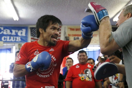 Manny Pacquiao pamer pukulan keras jelang tarung lawan Tim Bradley