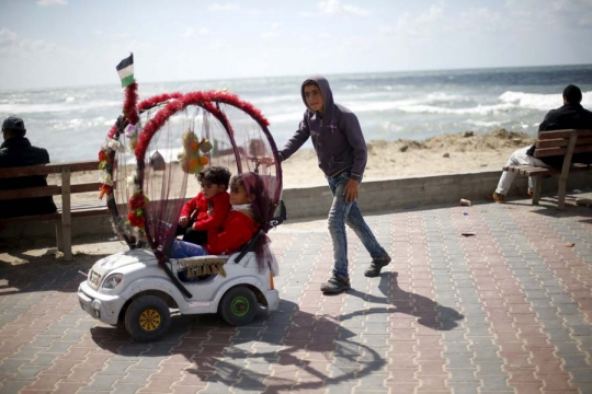 Kisah bocah-bocah di Jalur Gaza banting tulang demi hidupi keluarga