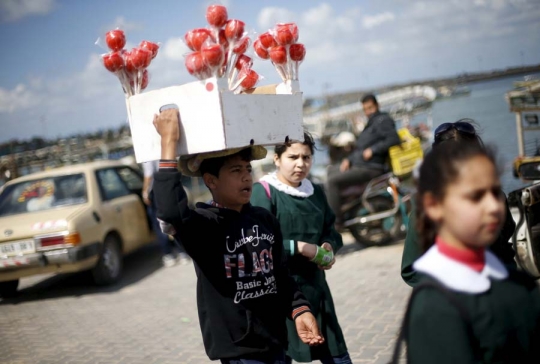 Kisah bocah-bocah di Jalur Gaza banting tulang demi hidupi keluarga