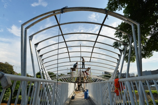 JPO Sungai Ciliwung di Pasar Rumput rampung seminggu lagi