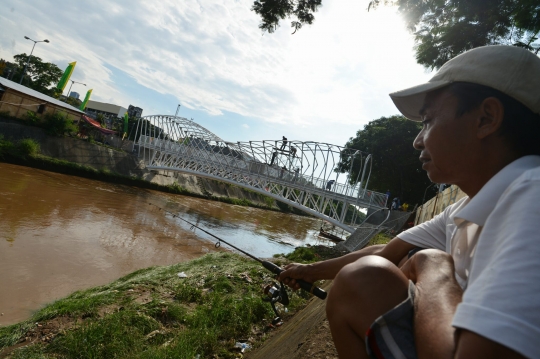 JPO Sungai Ciliwung di Pasar Rumput rampung seminggu lagi