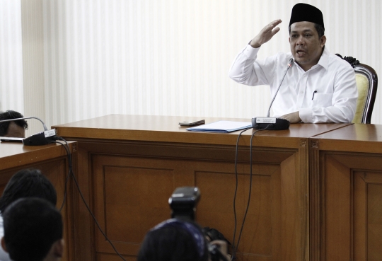 Wajah kesal Fahri Hamzah tidak terima dipecat PKS