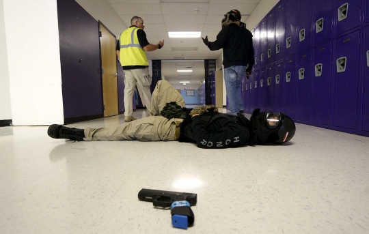 Marak terorisme, pelajar di AS dilatih menembak