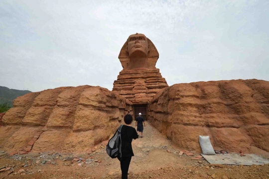 Diprotes Mesir, Sphinx tiruan buatan China ini dihancurkan