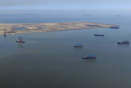 Melihat pembangunan pulau reklamasi di Pantai Utara Jakarta