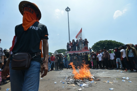 Demo nelayan di Istana berujung bentrok dengan polisi