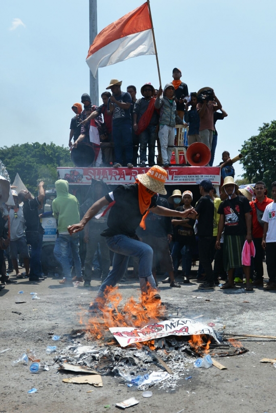 Demo nelayan di Istana berujung bentrok dengan polisi
