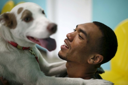 Mengunjungi uniknya kafe anjing pertama di Los Angeles