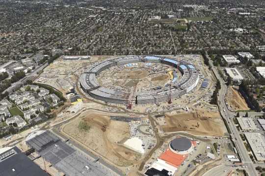 Melihat megahnya pembangunan Apple Campus 2