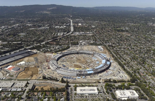 Melihat megahnya pembangunan Apple Campus 2