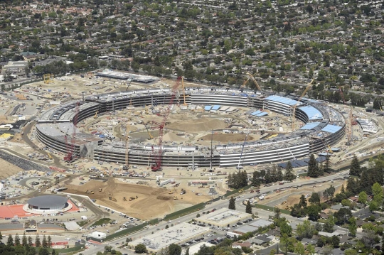 Melihat megahnya pembangunan Apple Campus 2