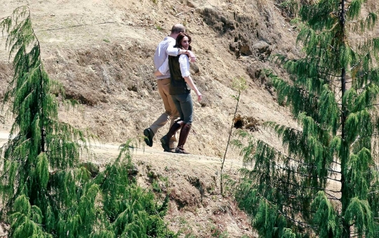 Kemesraan Pangeran William & Kate Middleton mendaki ke Paro Taktsang