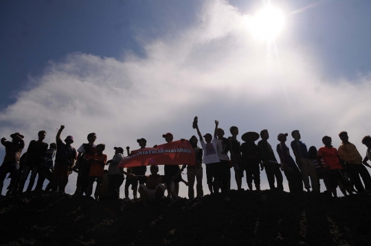 Ribuan nelayan 'segel' Pulau G di Teluk Jakarta