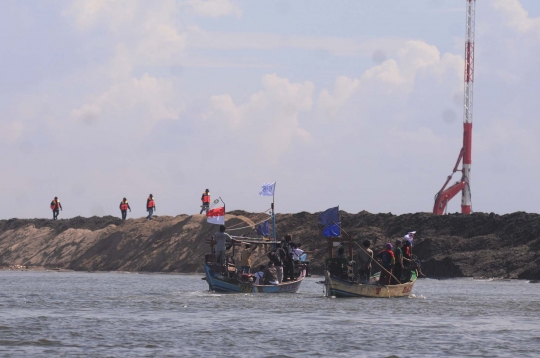 Ribuan nelayan 'segel' Pulau G di Teluk Jakarta