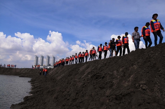 Ribuan nelayan 'segel' Pulau G di Teluk Jakarta