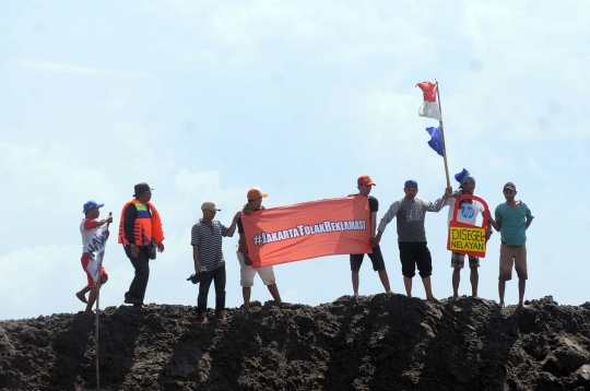 Ribuan nelayan 'segel' Pulau G di Teluk Jakarta