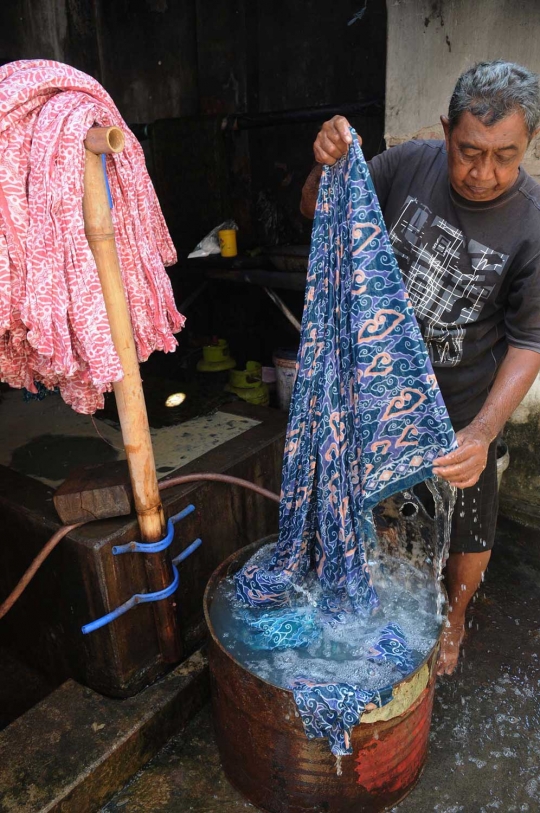 Mengunjungi dapur produksi Centra Batik Tulis Trusmi di Cirebon